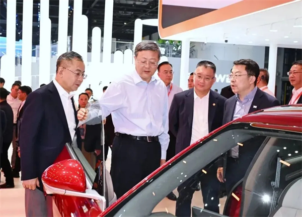 党代会系列报道（四）丨以高质量党建引领高质量发展，加快建成世界一流汽车集团